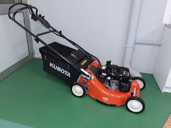 tondeuse KUBOTA W 821